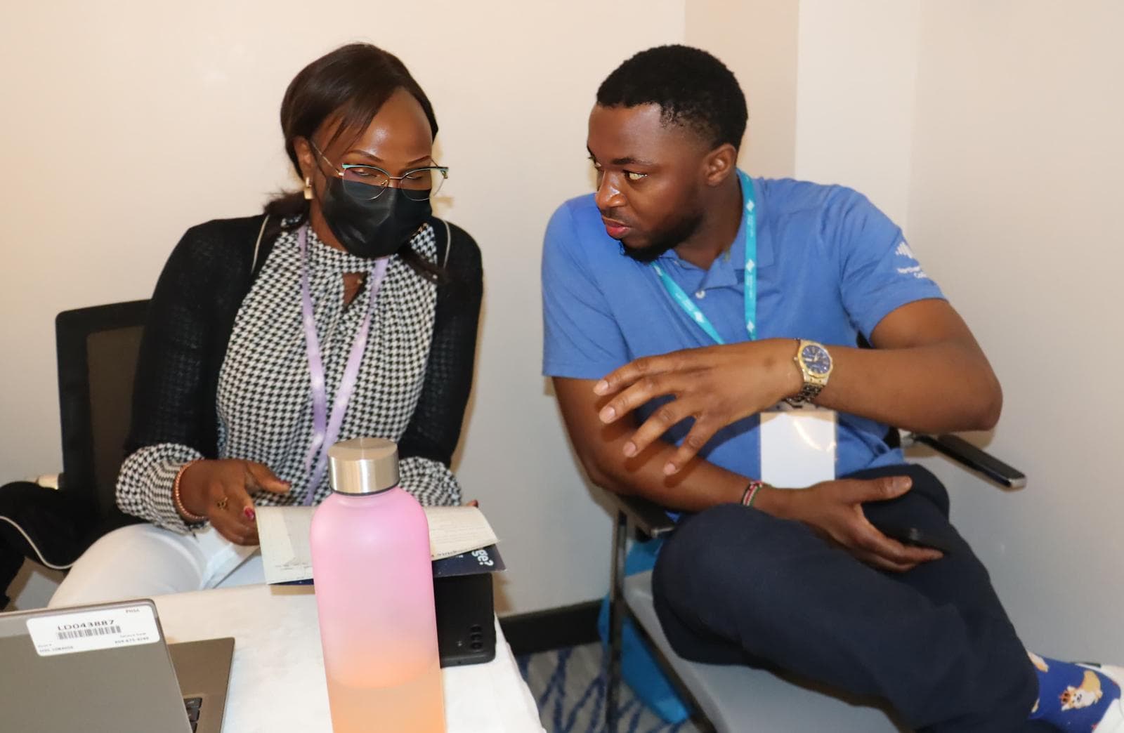 Elimu advisor Mathew consulting with a potential student